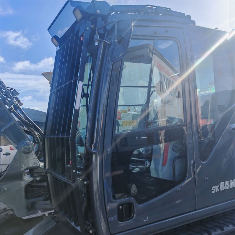 panzerglaserei-Kobelco-SK85-03