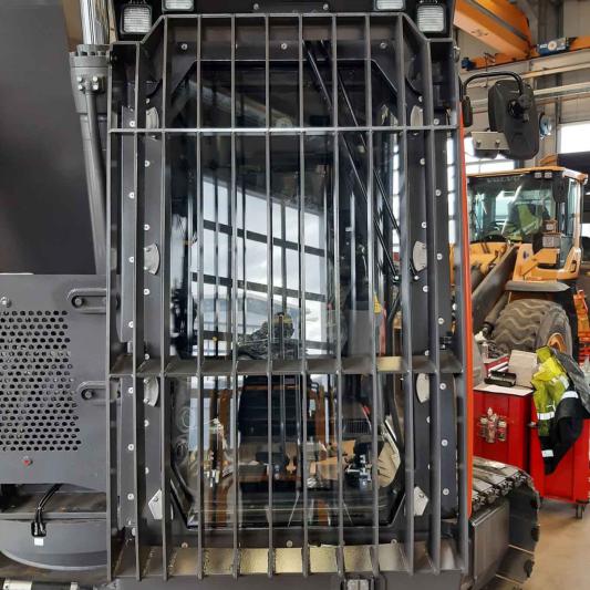 Fixed installation for excavators with FOPS