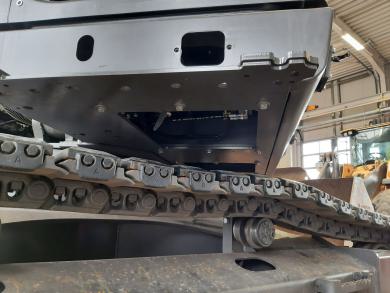 Armouring with armoured glass and FOPS for Volvo excavators for demolition, demolition and munitions salvage, explosion protection ER 4 base plate assembly