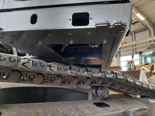 Armouring with armoured glass and FOPS for Volvo excavators for demolition, demolition and munitions salvage, explosion protection ER 4 base plate assembly