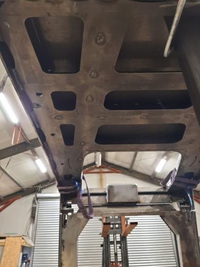 Construction machinery armouring with armoured glass and FOPS for Volvo excavators for demolition, demolition and munitions recovery, explosion protection ER 4